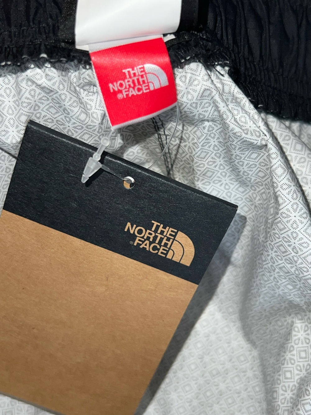 NWT The North Face women’s Black Lightweight Track Pants - Picture 13 of 13